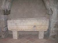 Carcassonne - Notre-Dame de l'Abbaye - Sarcophage en pierre (2)